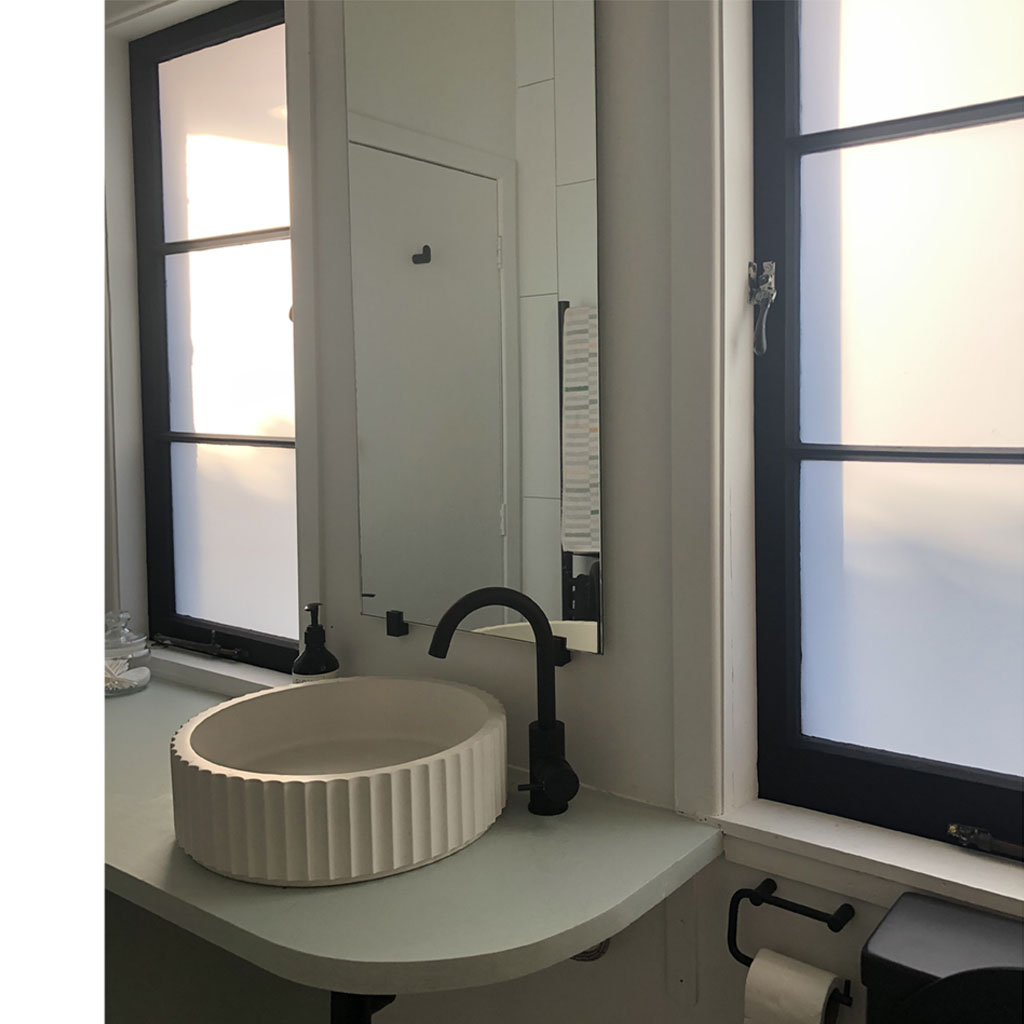 Dickens Master Ensuite2