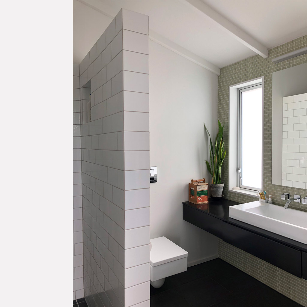 Melrose Master ensuite